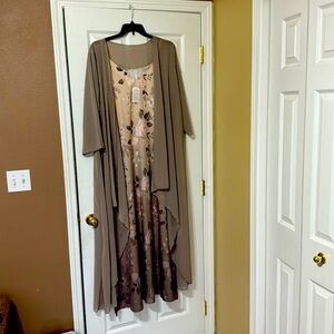 Brand new with tags size XXL2 piece, formal maxi spaghetti strap dress